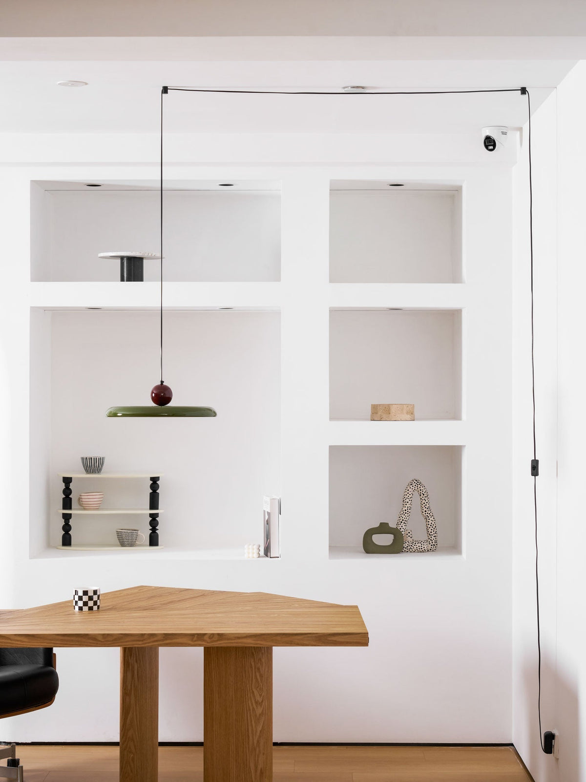 Round LED Pendant Light Fixture