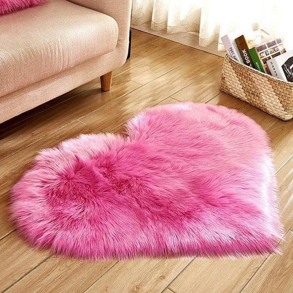 Plush Heart Shaped Synthetic Fur Mat