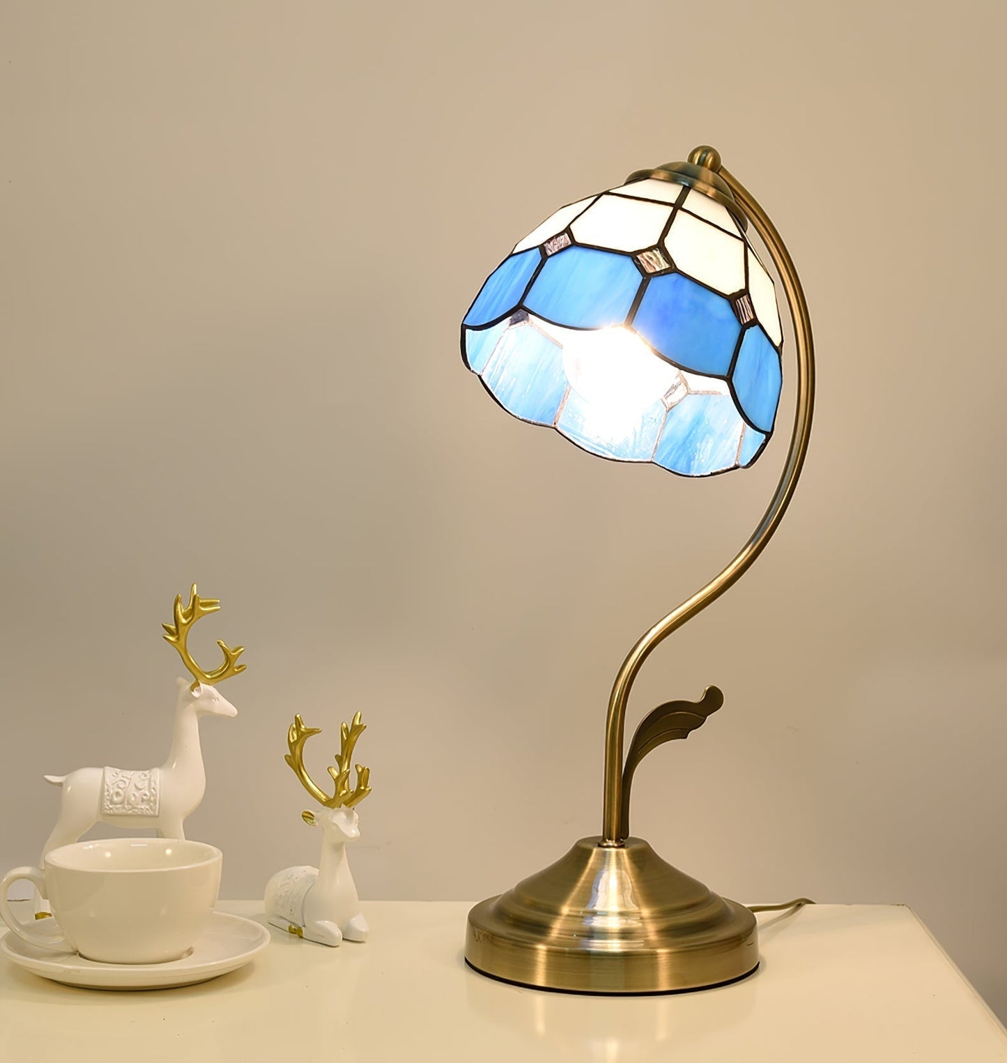 Elegant Glass Flower Table Lamp in Gold Finish