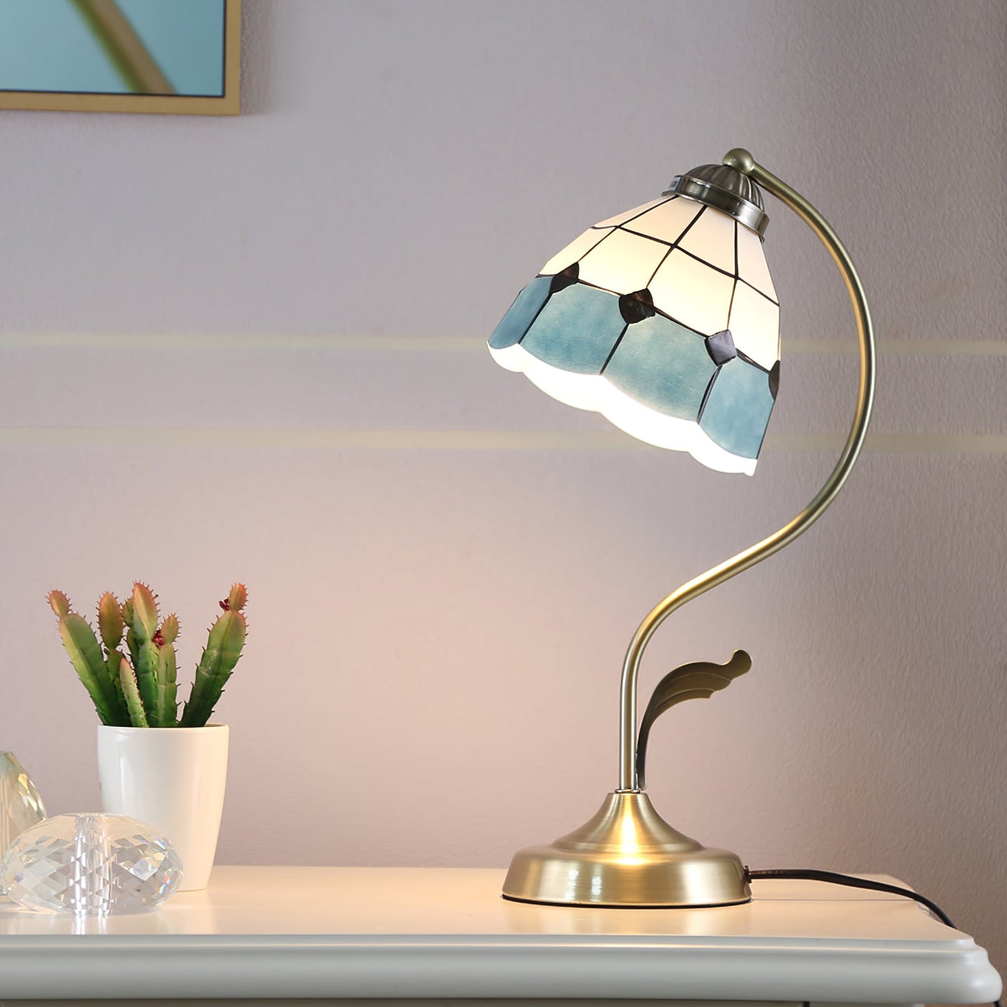 Elegant Glass Flower Table Lamp in Gold Finish