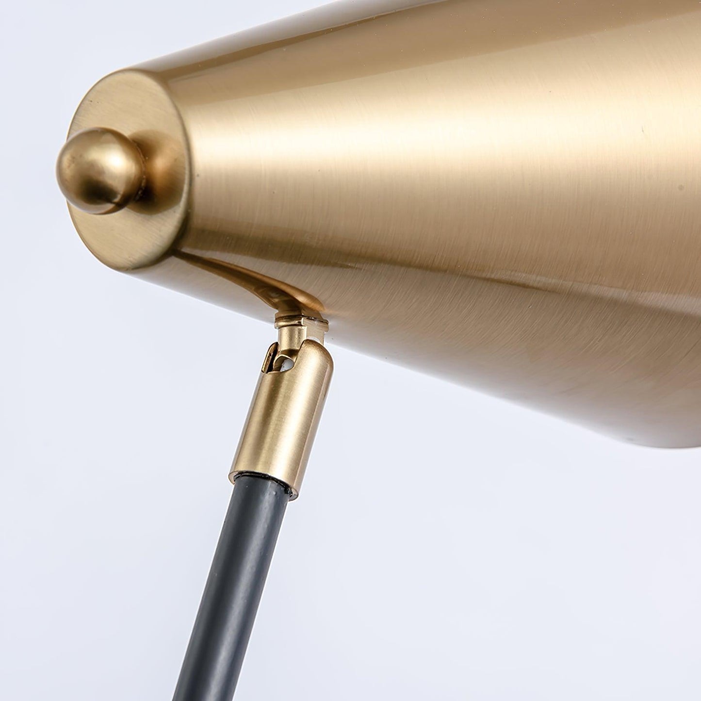 Classic Medium Desk Lamp 15'