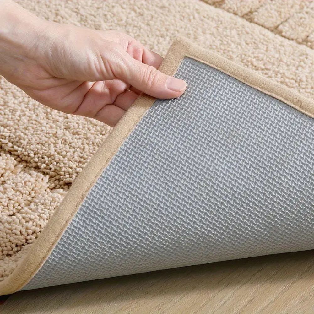 Simple Grey Bathroom Mat – Plush, Anti-Slip & Fast Dry