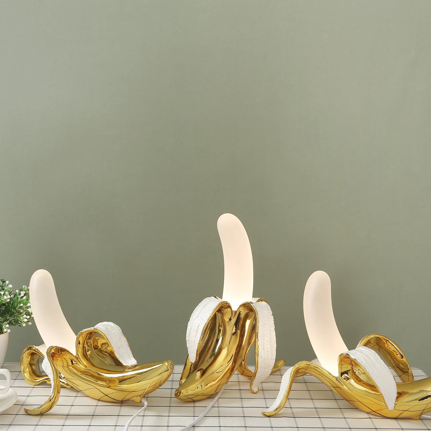 Elegant Desk Banana Light