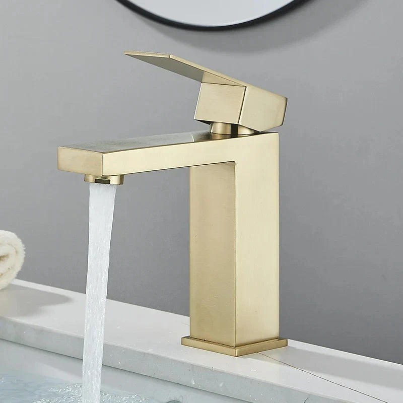 Stylish Chrome Kitchen Sink Faucet