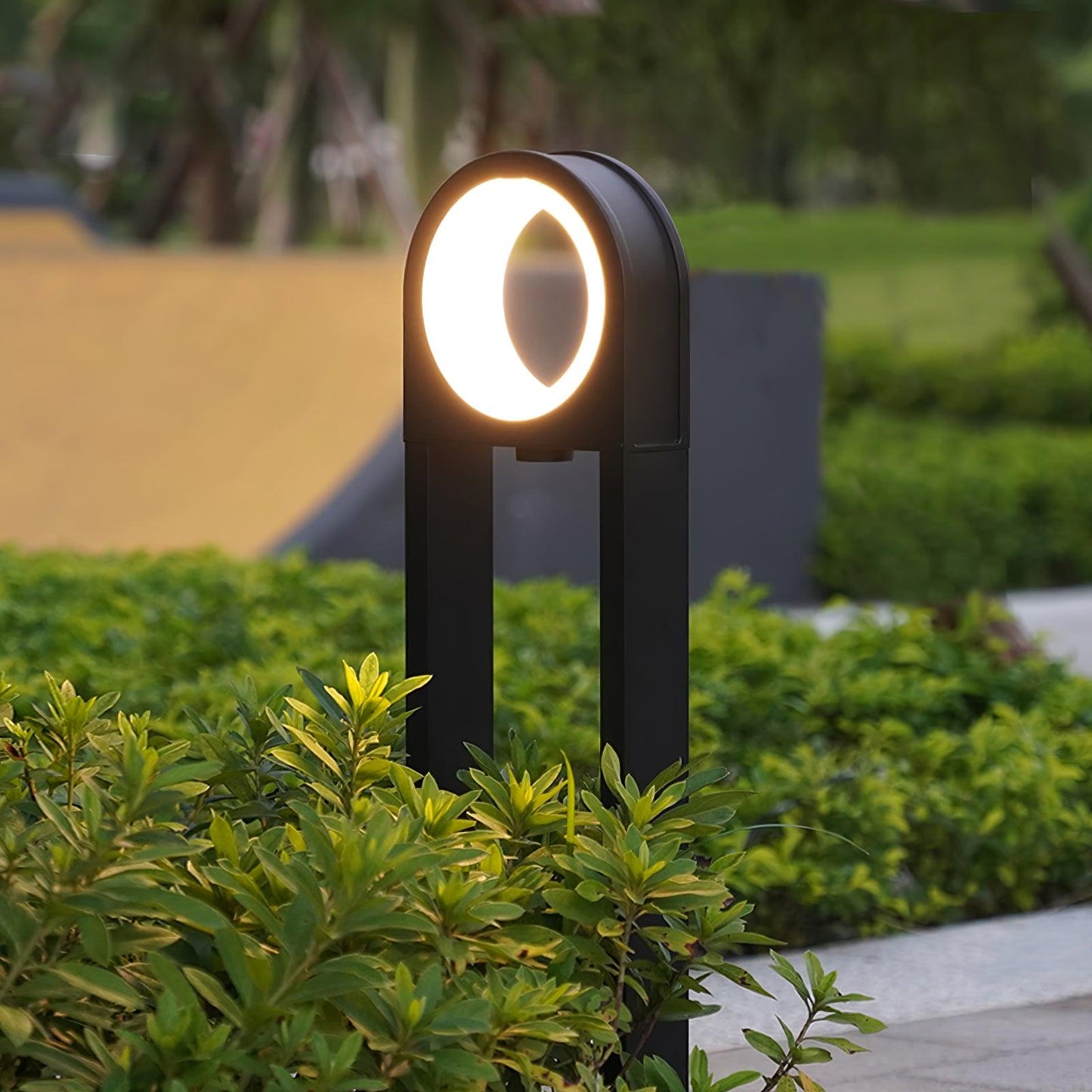 Tall Yard Solar Powered Outdoor Lamp