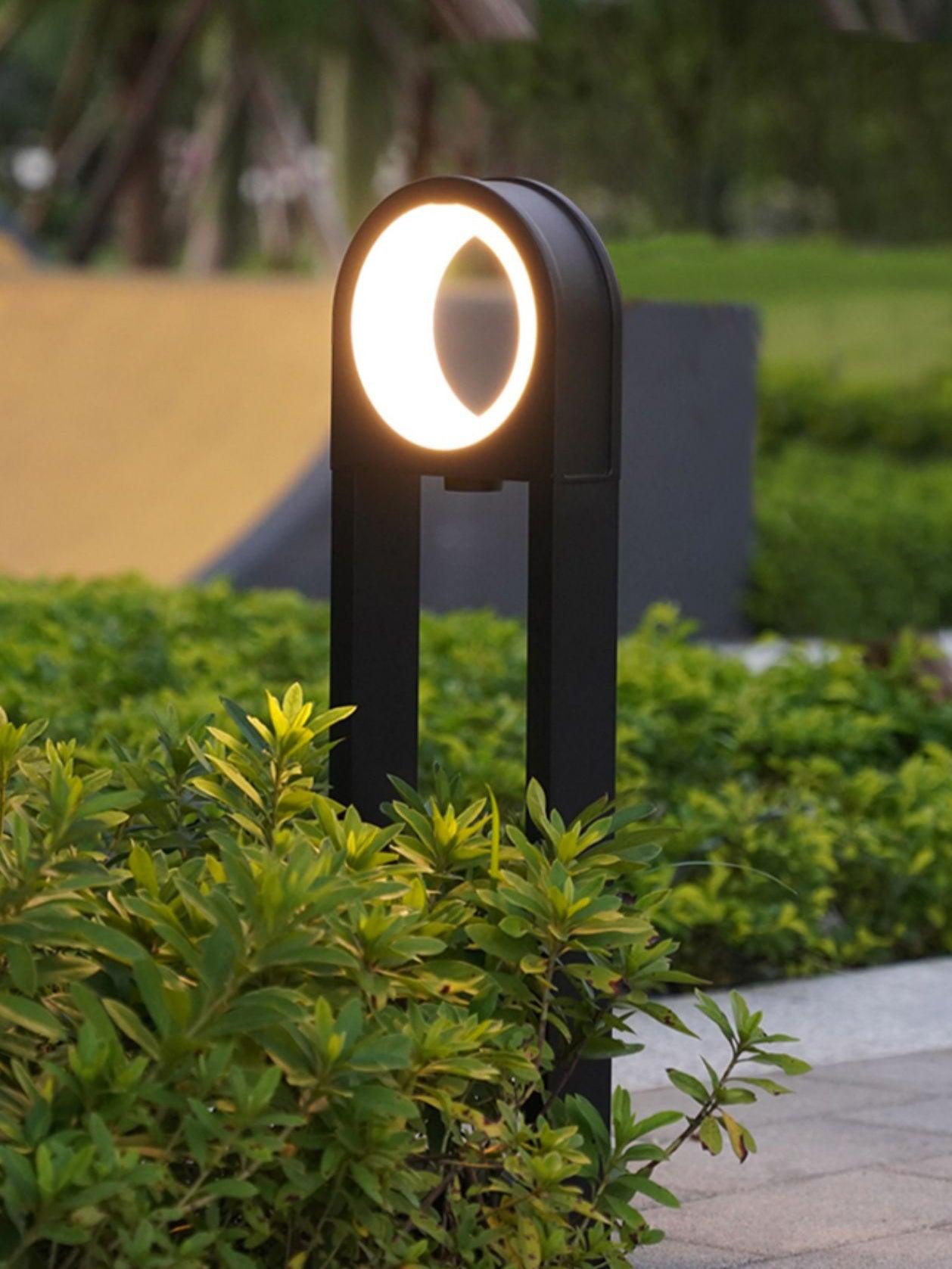 Tall Yard Solar Powered Outdoor Lamp