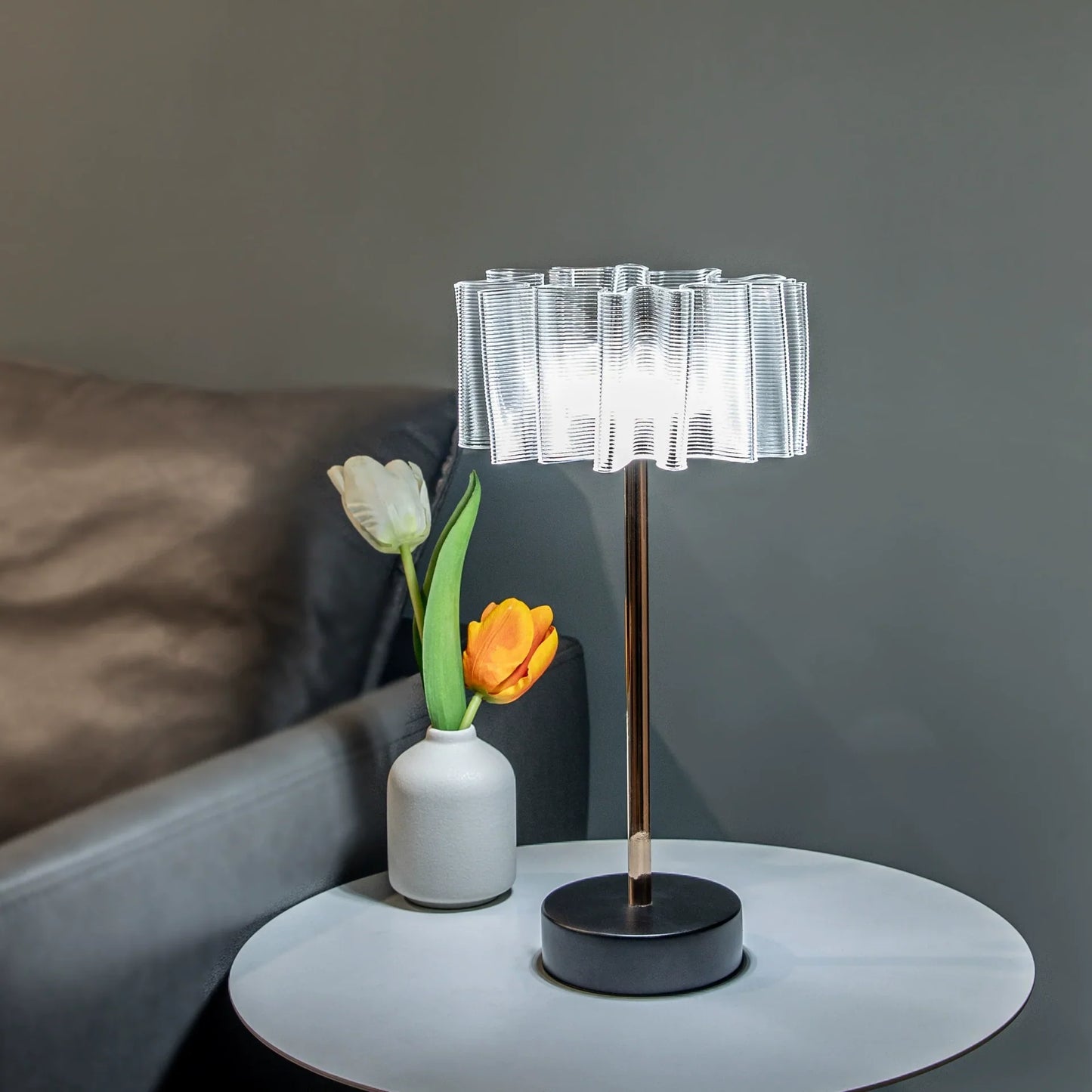Folded Metal Rechargeable Desk Lamp