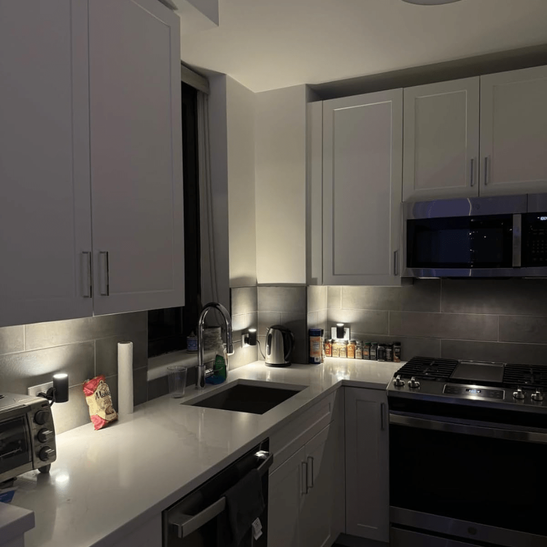 Automatic LED Nightlight with Motion Sensor