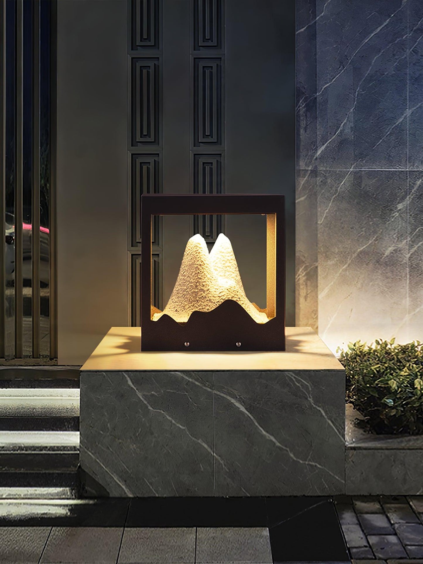 Bright Yard Solar Powered Lamp