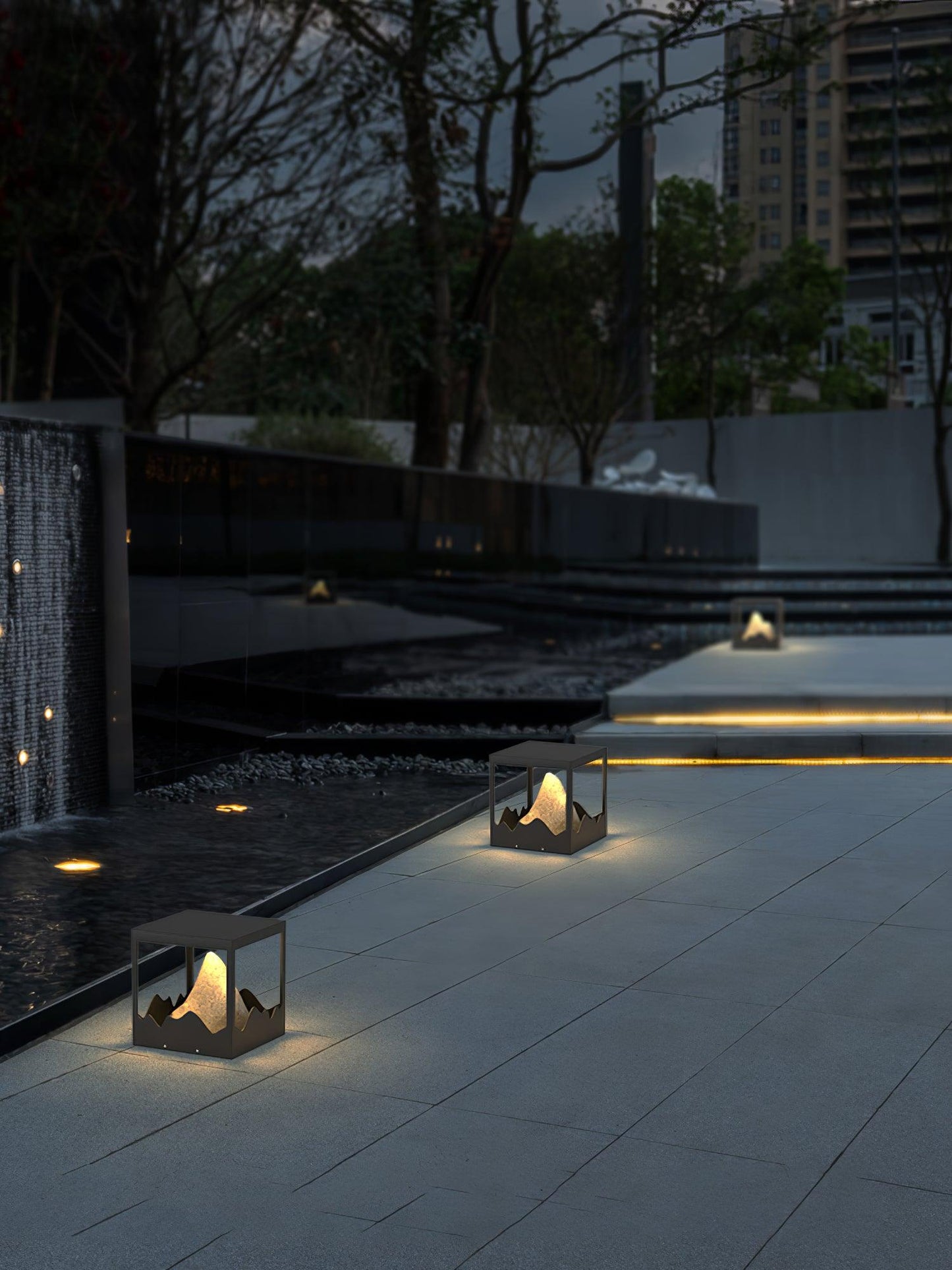 Bright Yard Solar Powered Lamp