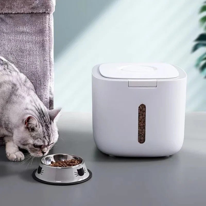 Airtight Pet Food Bin with Scoop