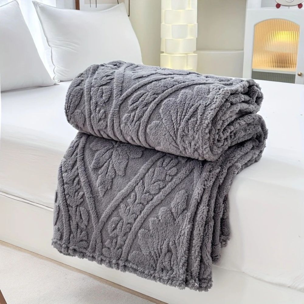 Plush Fleece Blanket - Warm Microfiber Throw for Home