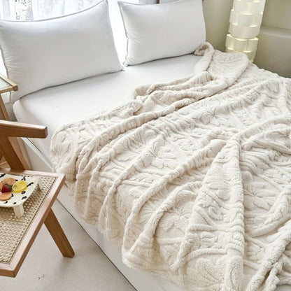 Plush Fleece Blanket - Warm Microfiber Throw for Home