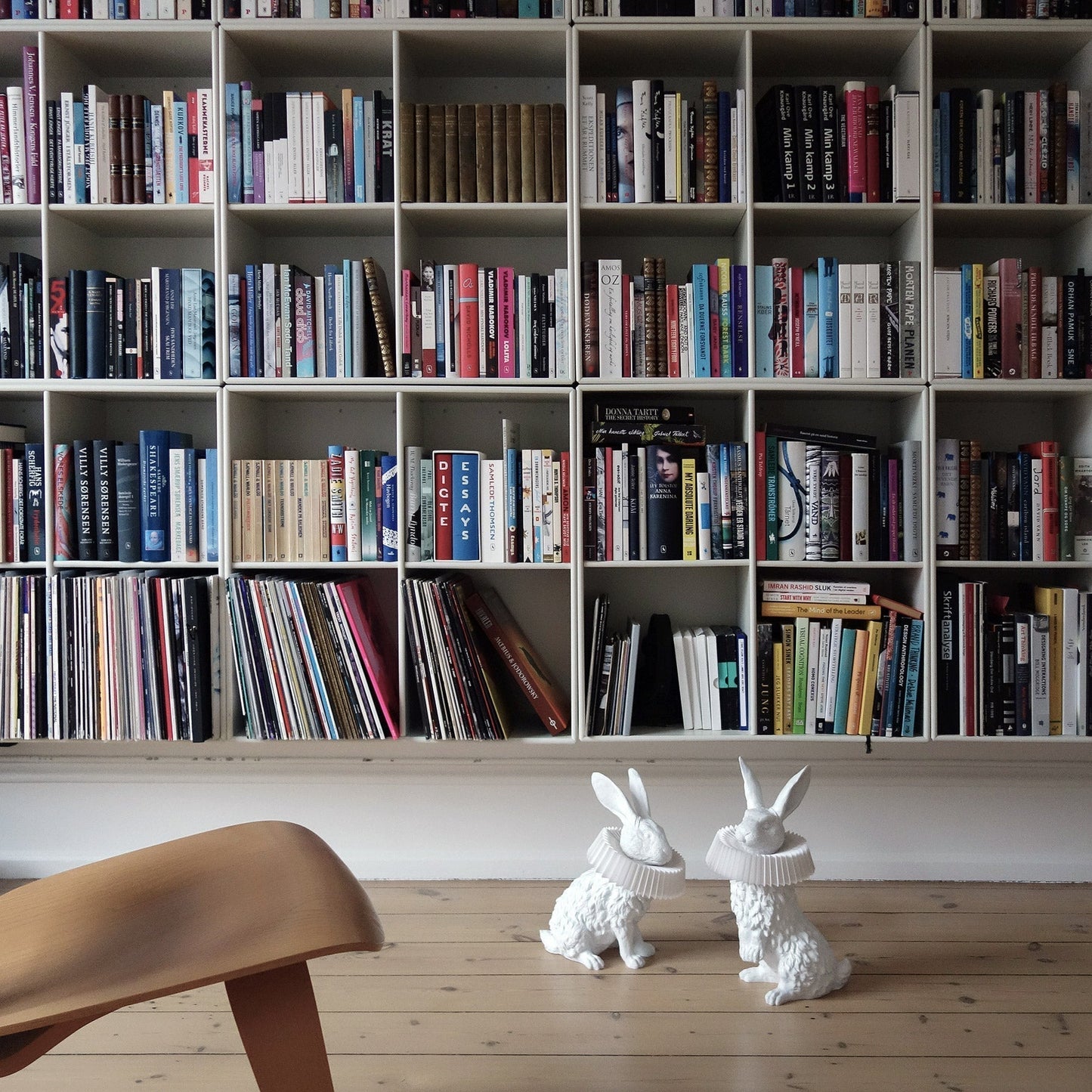Rabbit X Small Desk Table Lamp