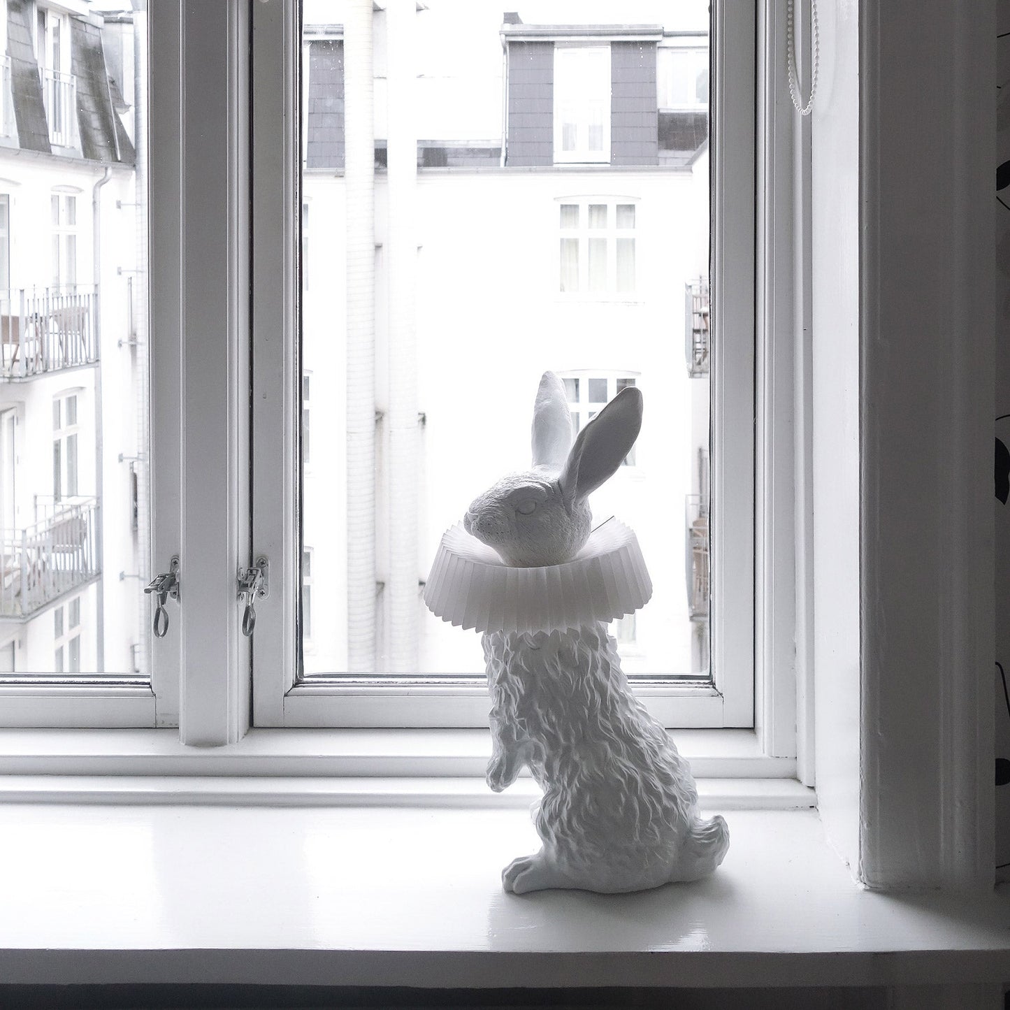 Rabbit X Small Desk Table Lamp