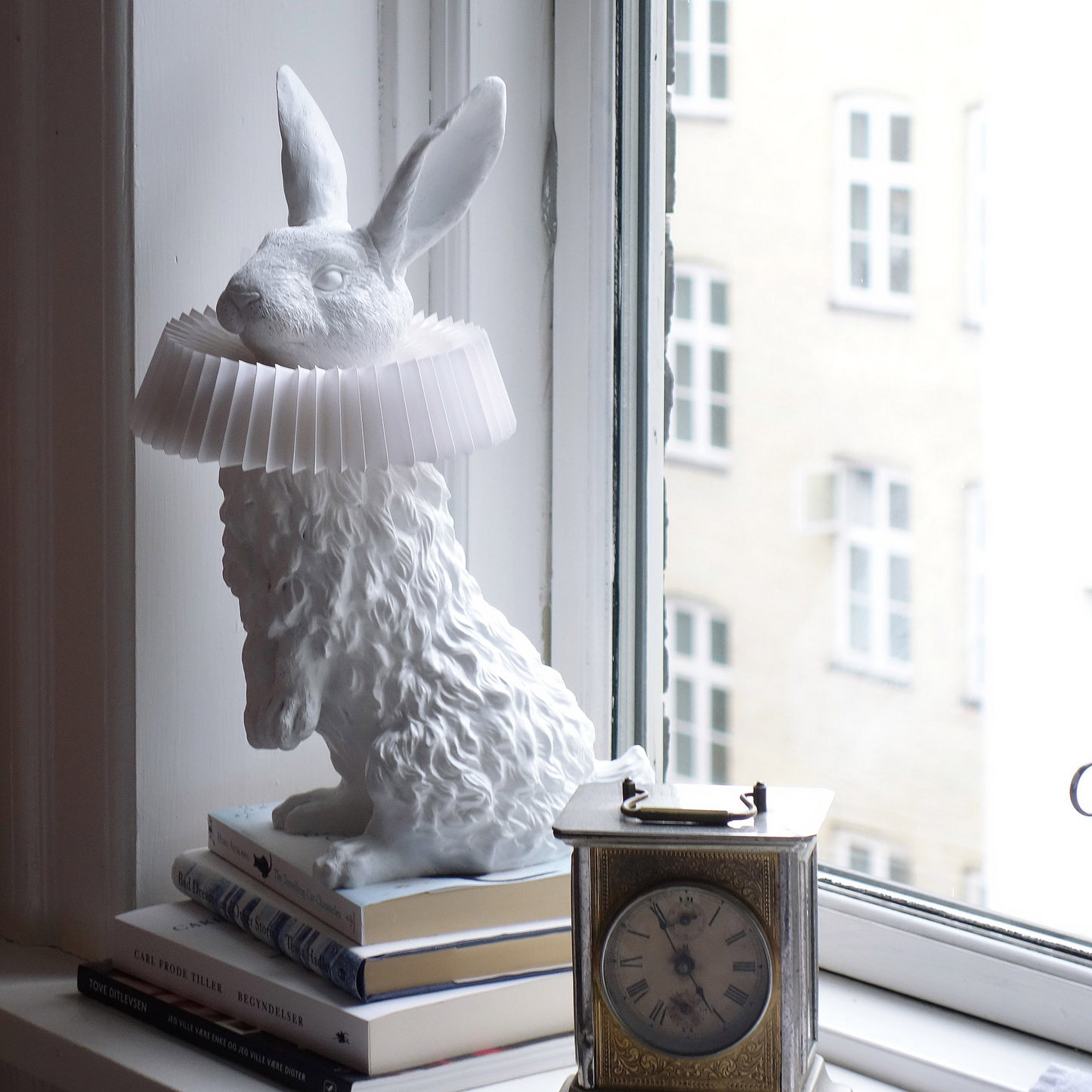 Rabbit X Small Desk Table Lamp