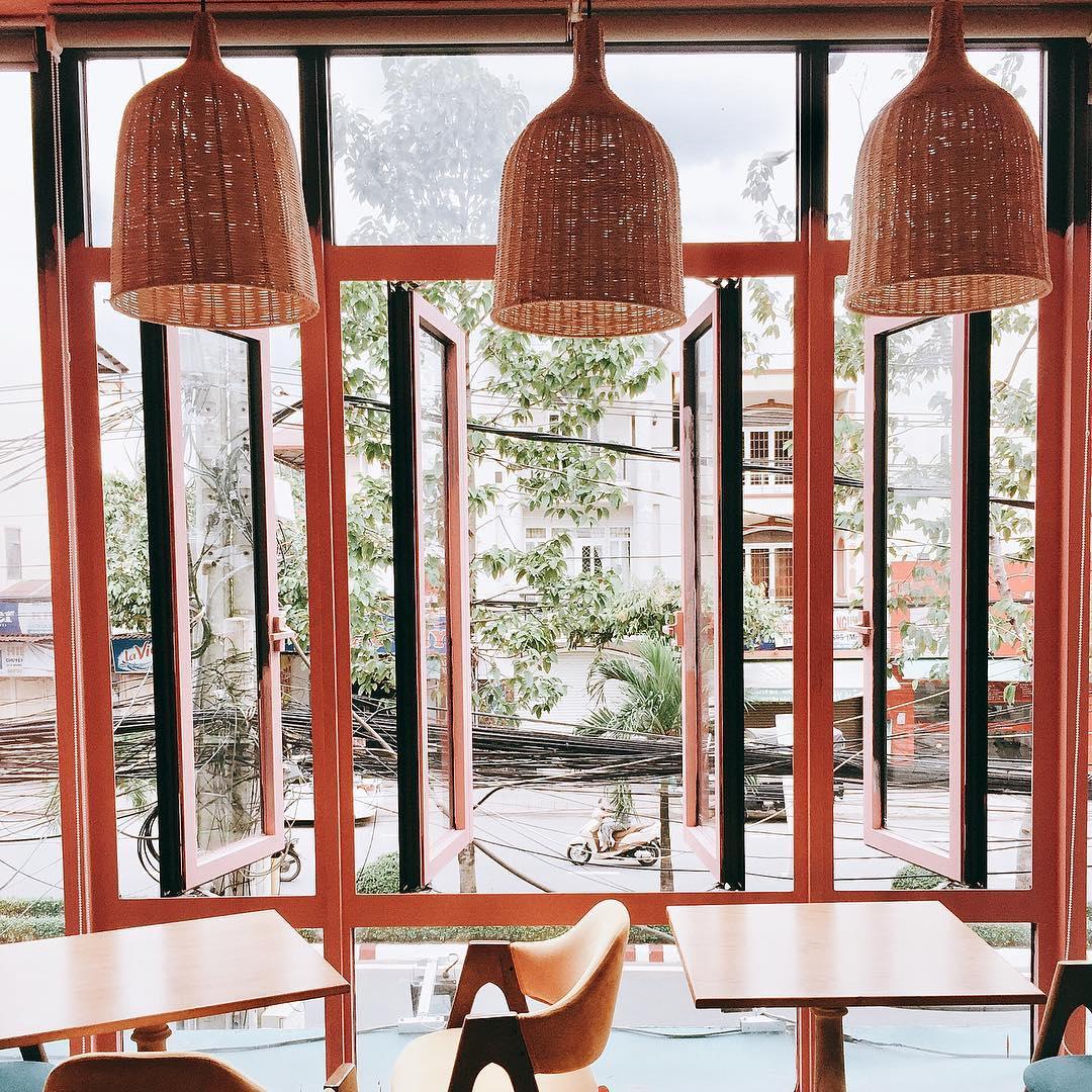 Natural Woven Pendant Lamp