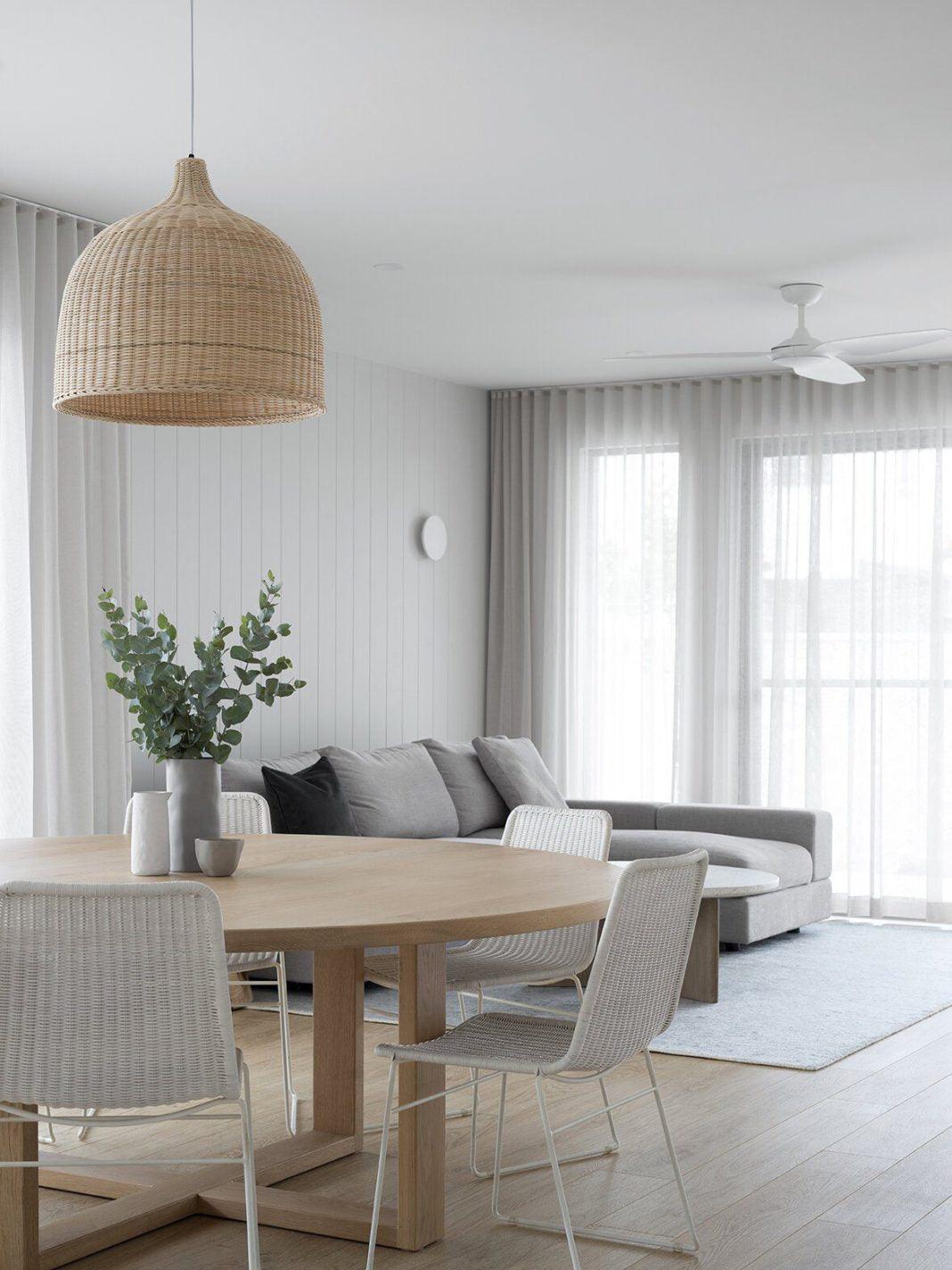 Natural Woven Pendant Lamp