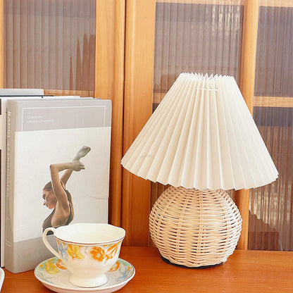 Natural Woven Shade Table Lamp