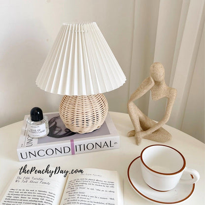 Natural Woven Shade Table Lamp