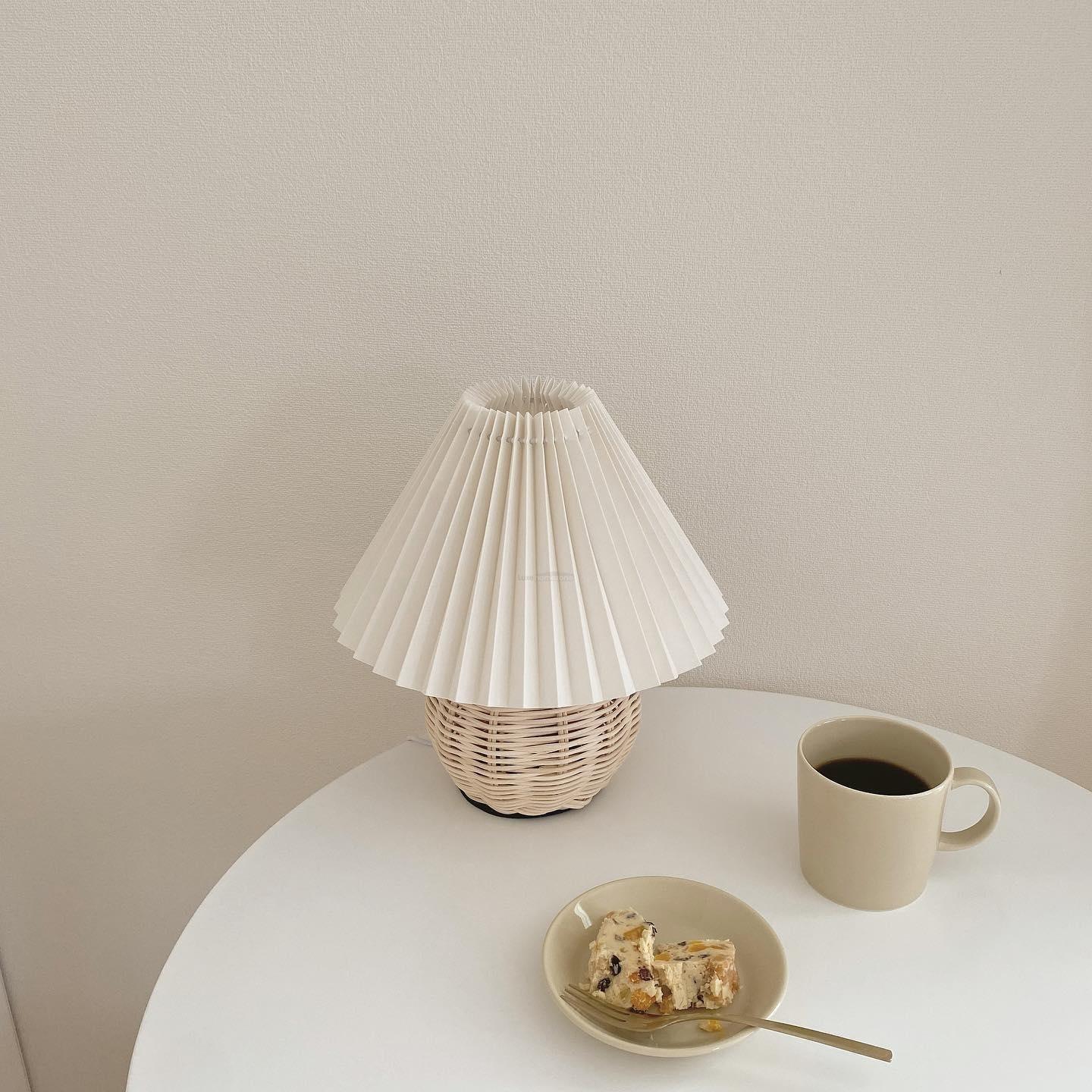 Natural Woven Shade Table Lamp