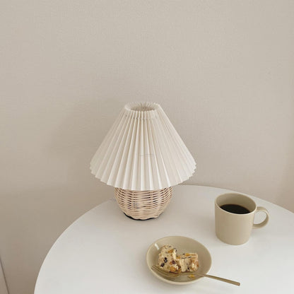 Natural Woven Shade Table Lamp