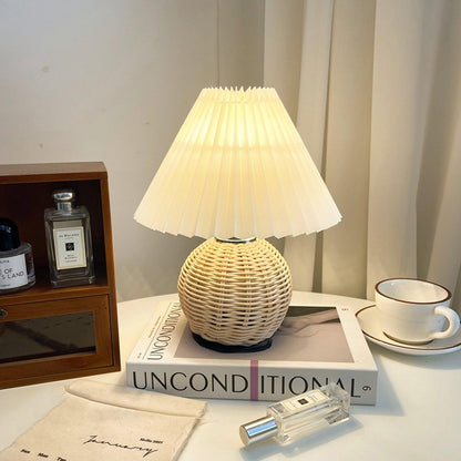 Natural Woven Shade Table Lamp