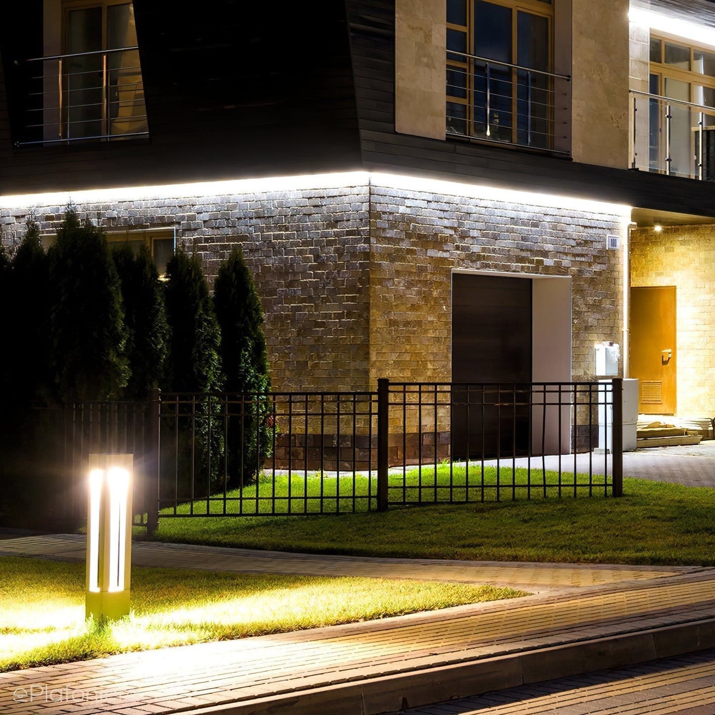 Outdoor Tall Column Rectangular Garden Lamp