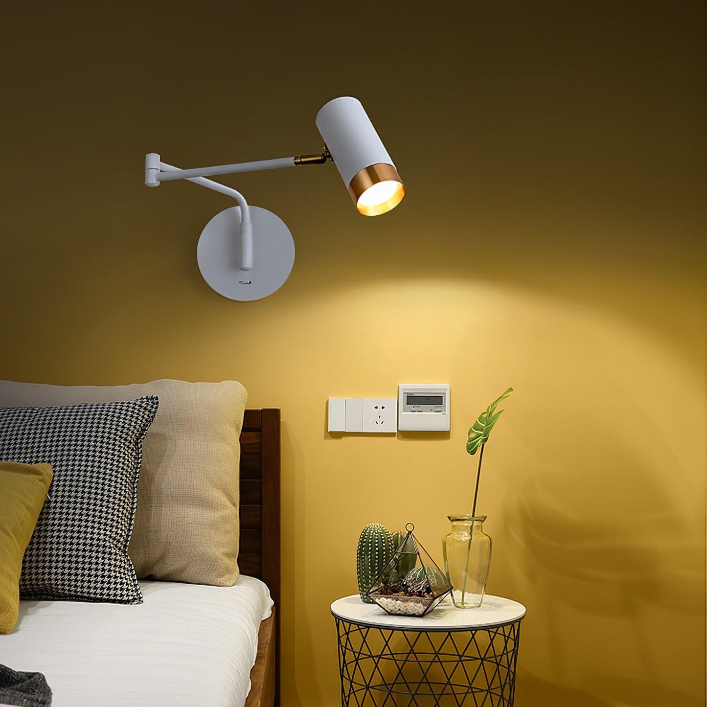Adjustable Arm Wall Light | Noxord