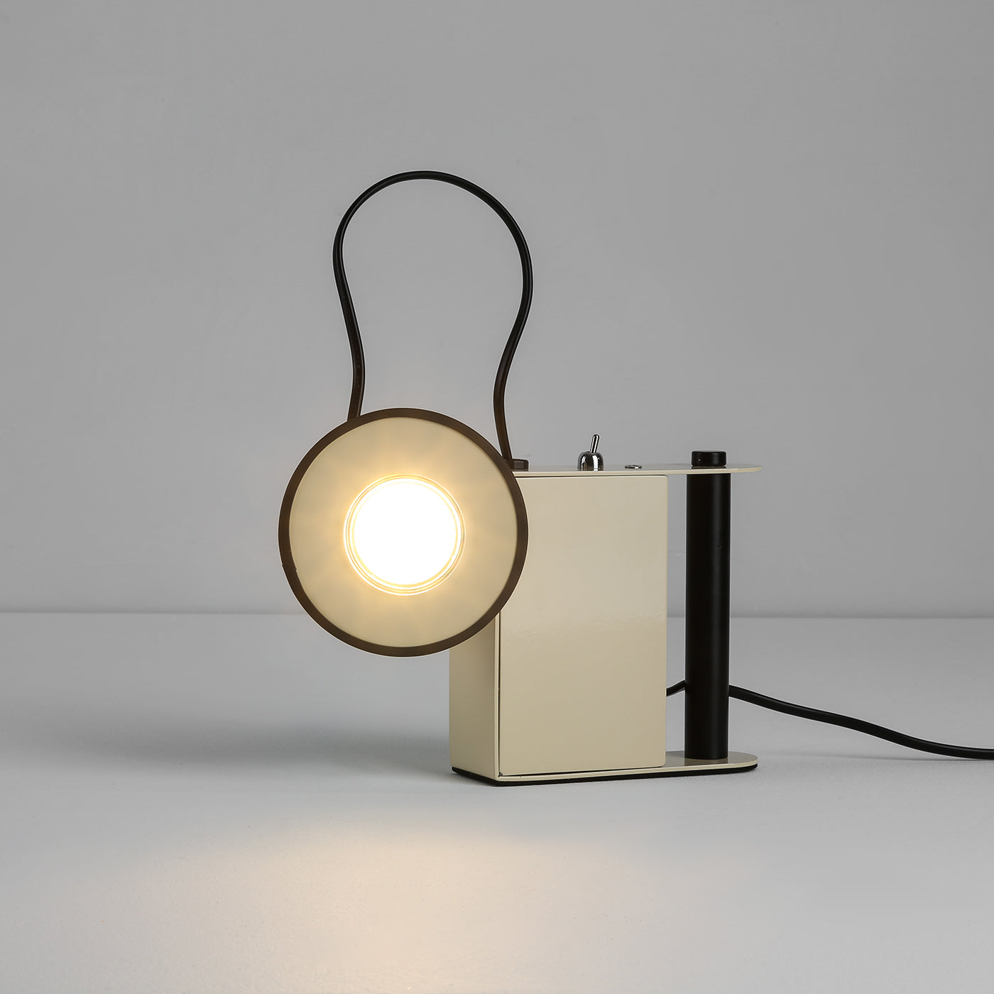 Bright Photography Table Lamp 7.7'