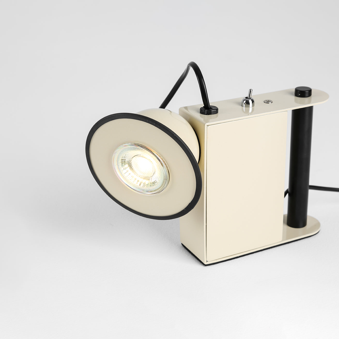 Bright Photography Table Lamp 7.7'