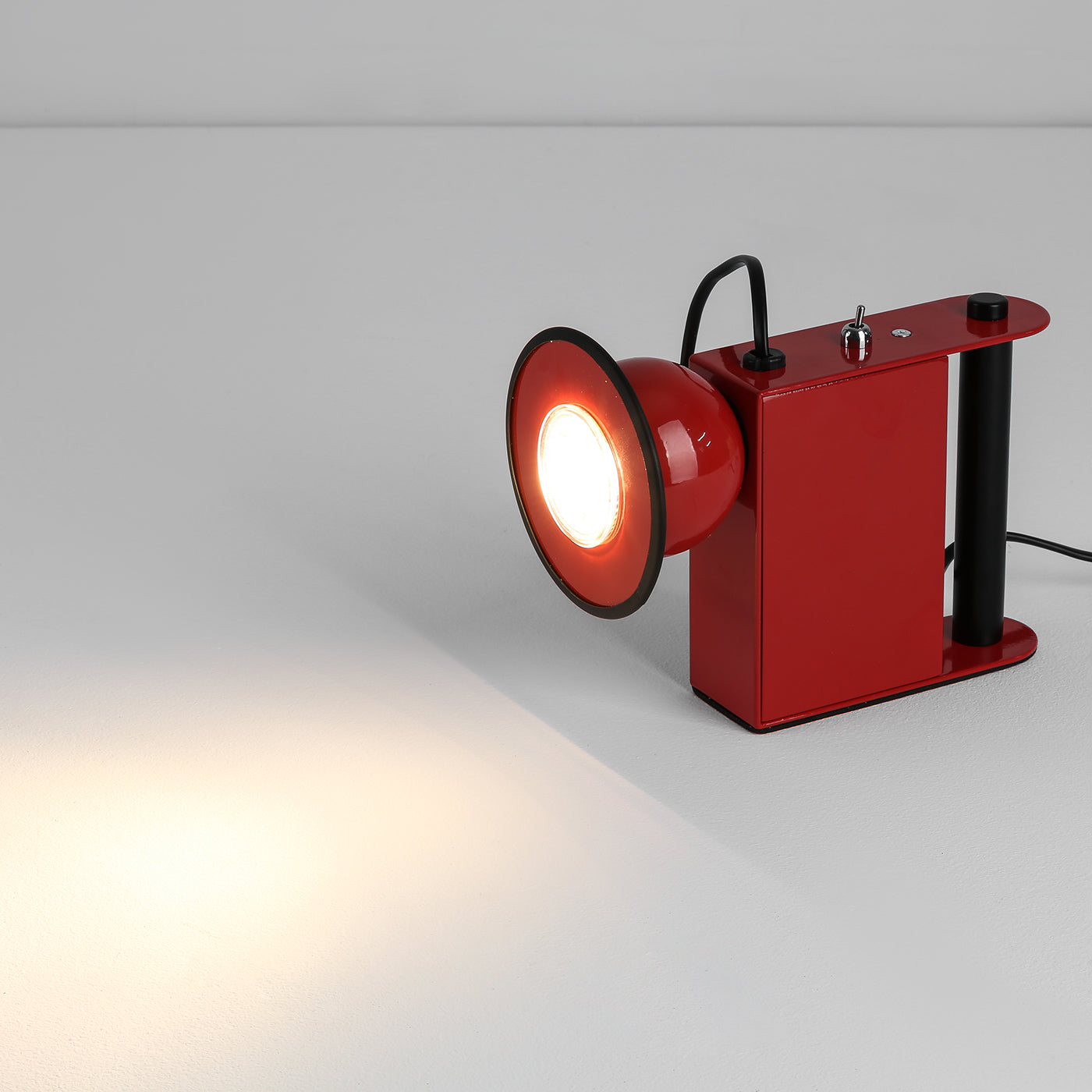 Bright Photography Table Lamp 7.7'