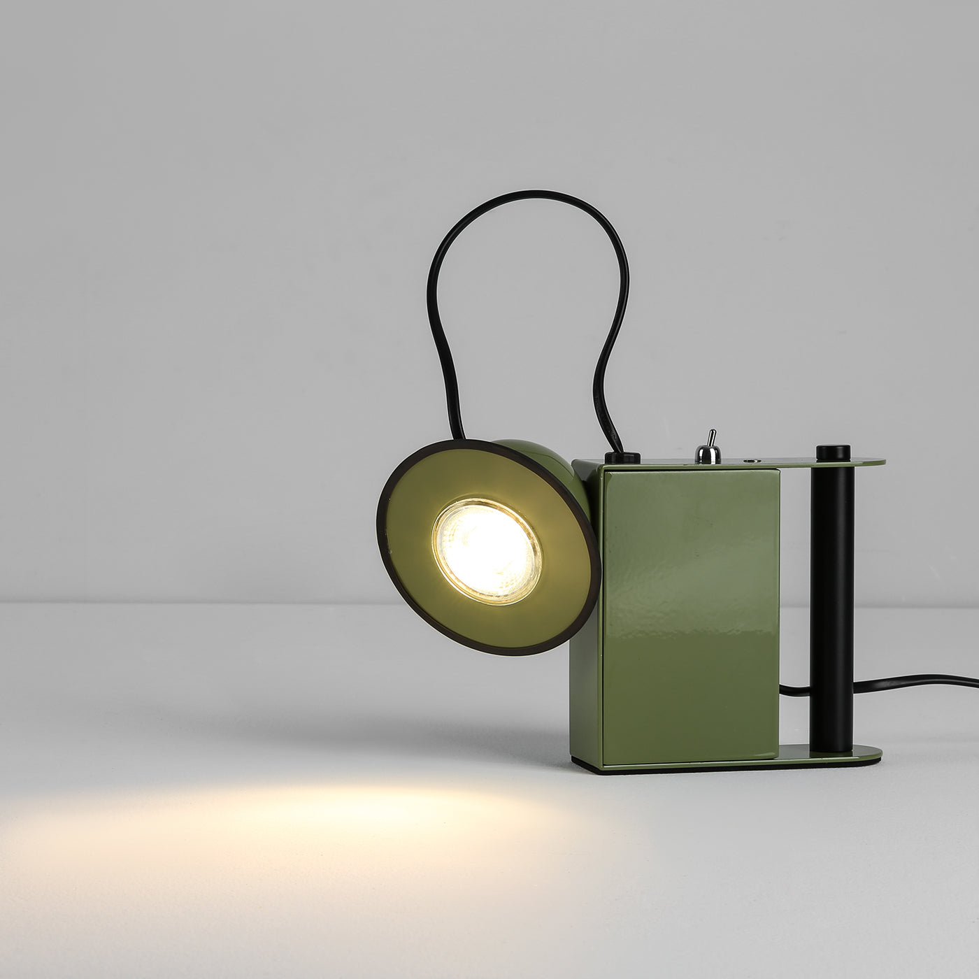 Bright Photography Table Lamp 7.7'