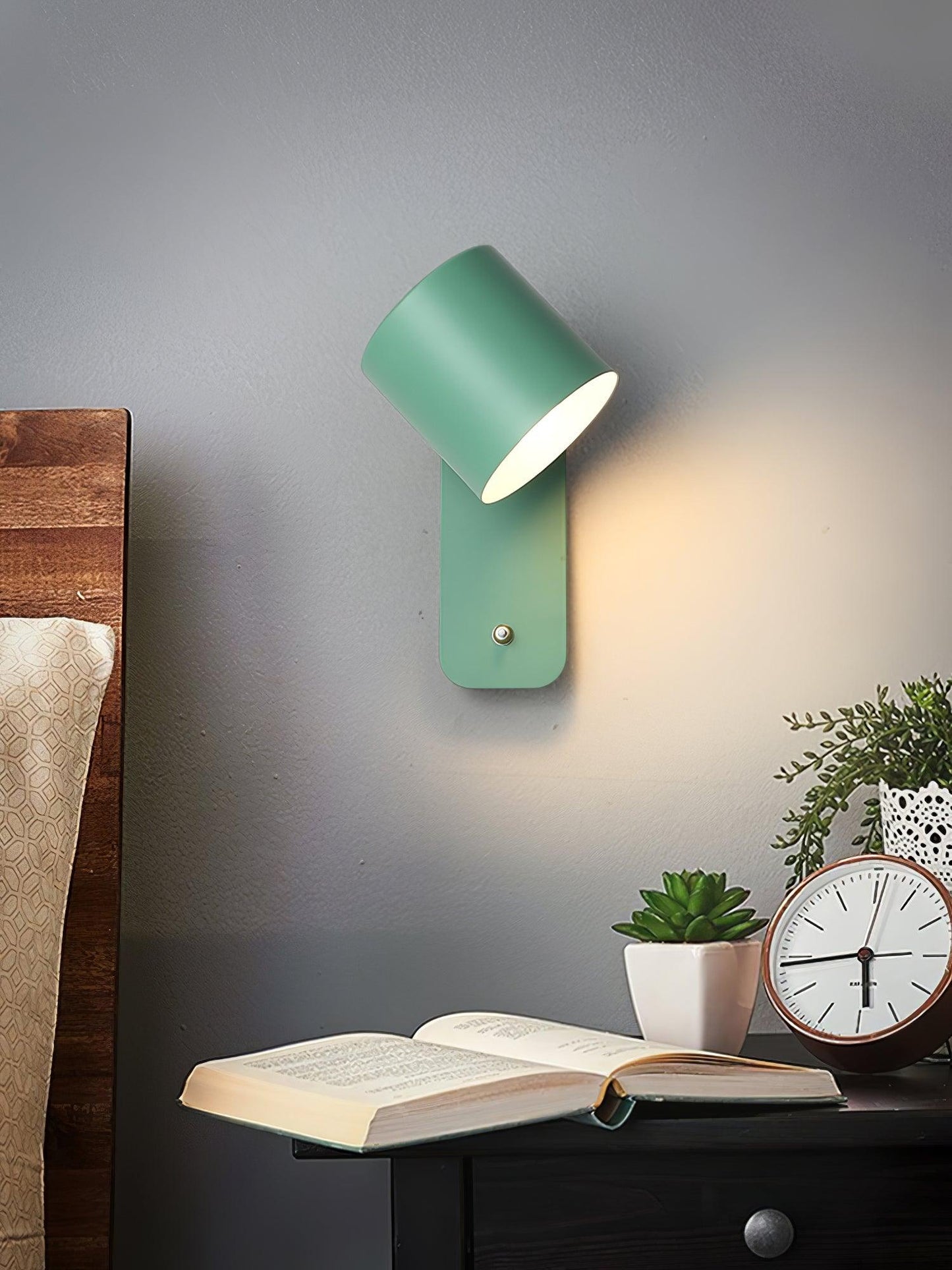 Adjustable Round Wall Mount Lamp