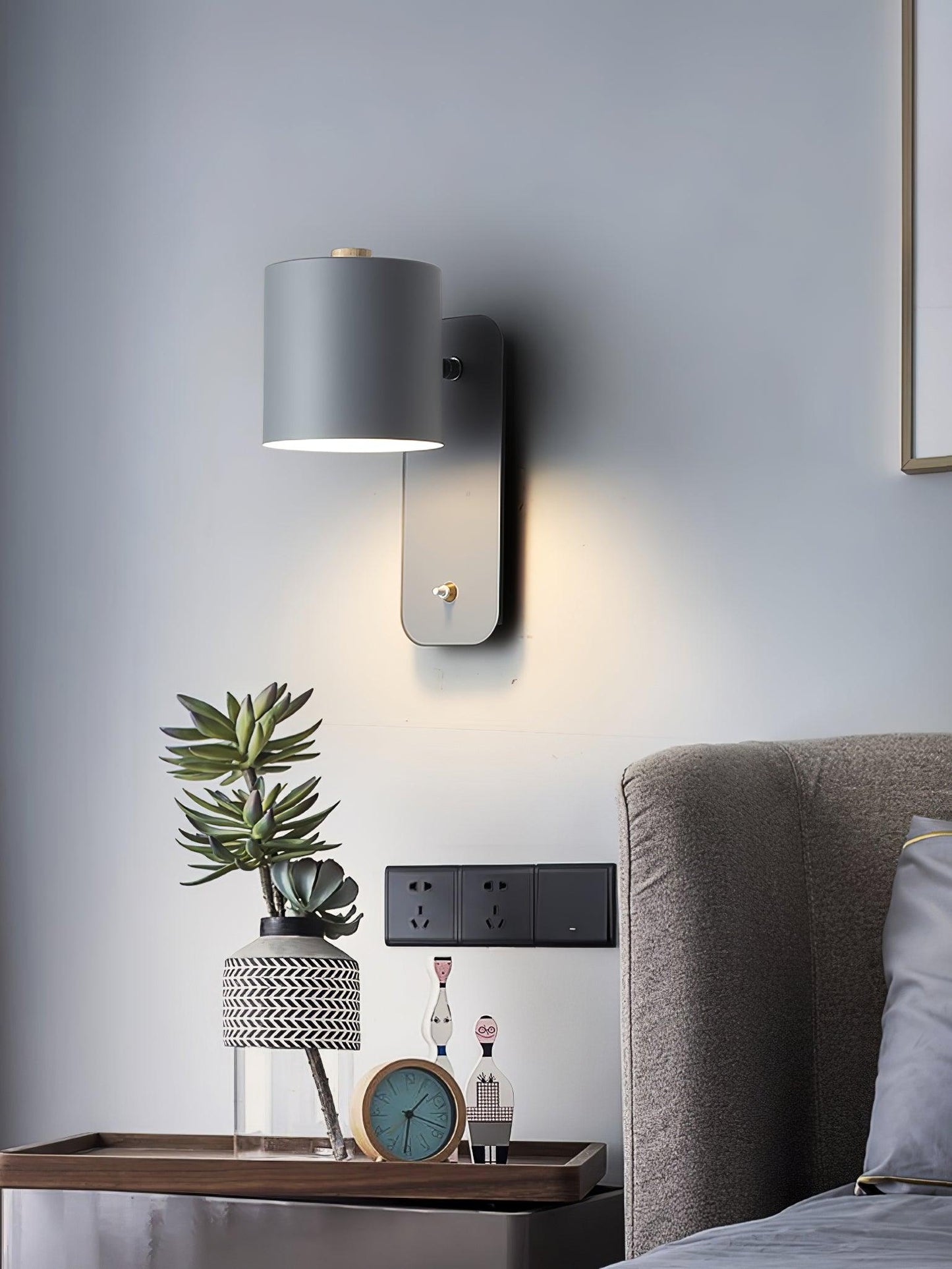 Adjustable Round Wall Mount Lamp