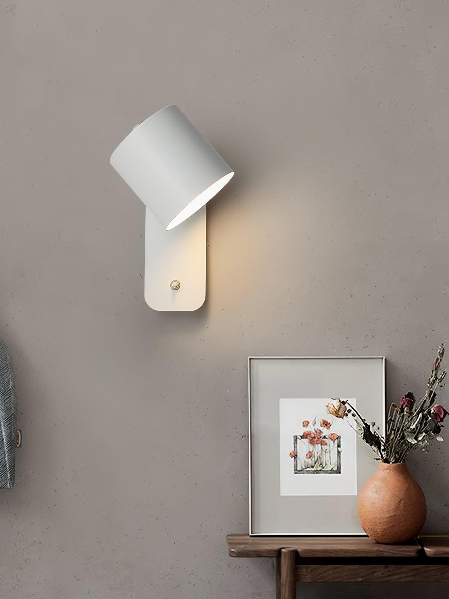 Adjustable Round Wall Mount Lamp