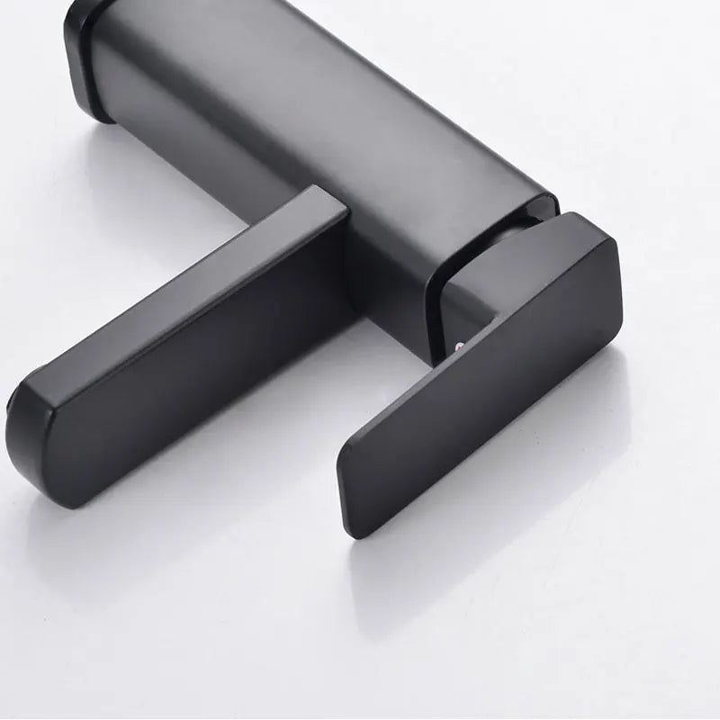 Modern RETHME Basin Faucet - Sleek Water Flow Design