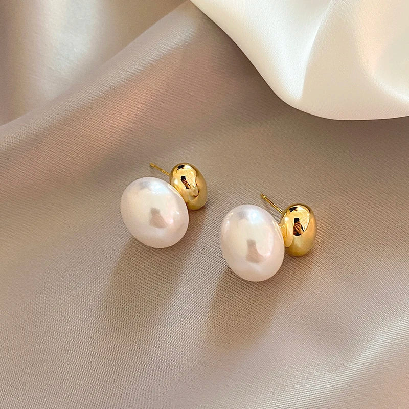 Luxurious Gold Pearl Drop Earrings
