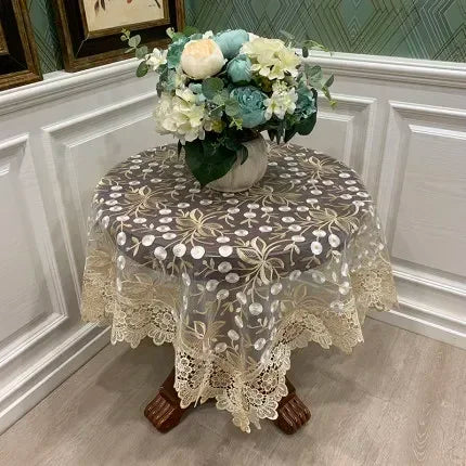 Elegant Floral Pattern Table Cover