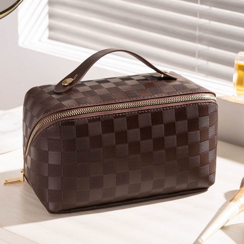 Polka Dot Travel Makeup Pouch – Chic Design