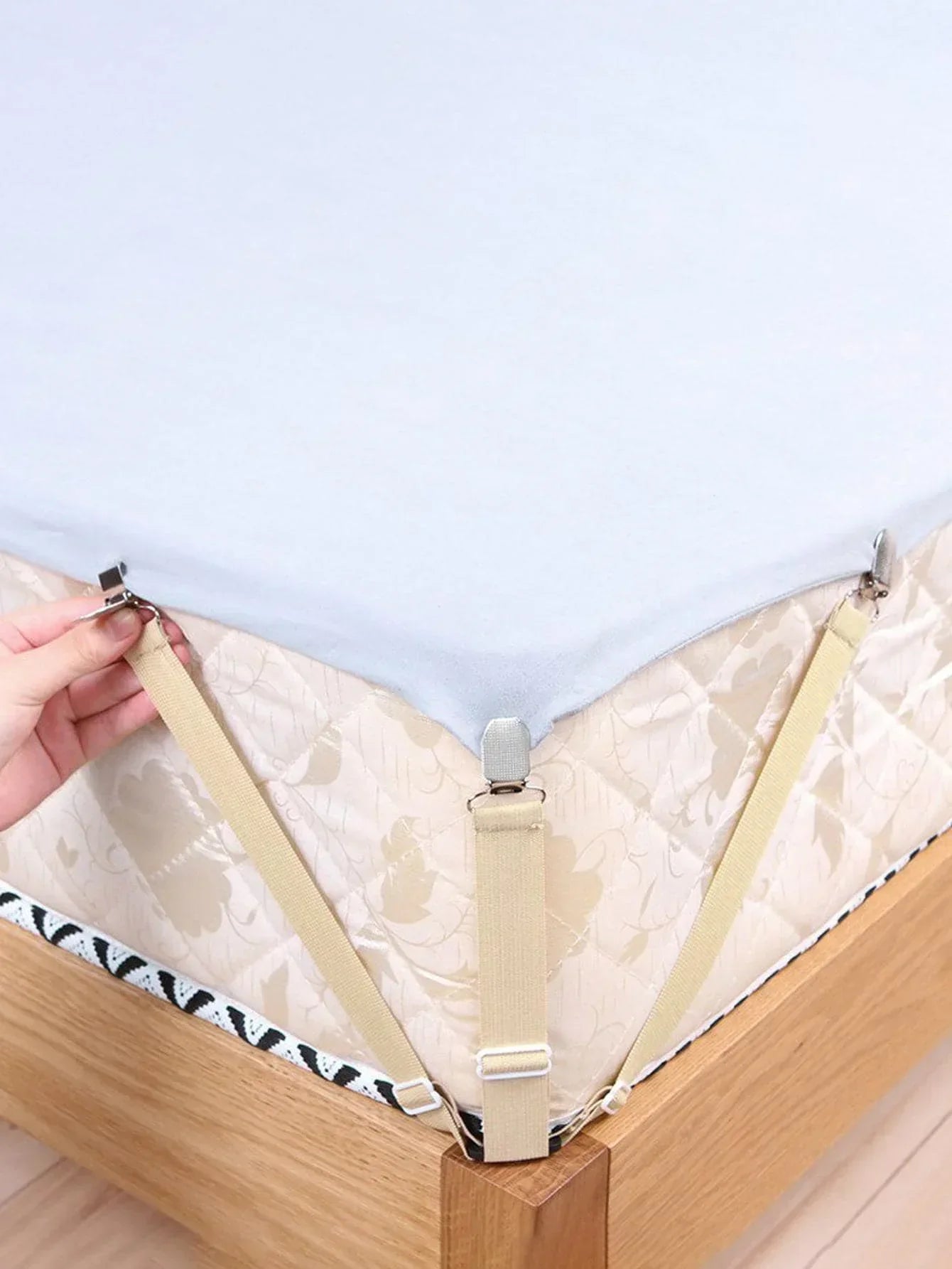 Easy Fit Bed Sheet Straps 4-Pack Adjustable Holders