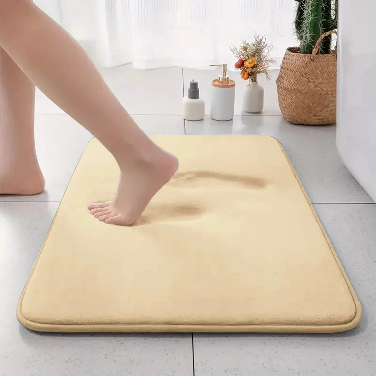 Plush Soft Anti-Slip Bathroom Mat with Extra Absorbency - Cofik