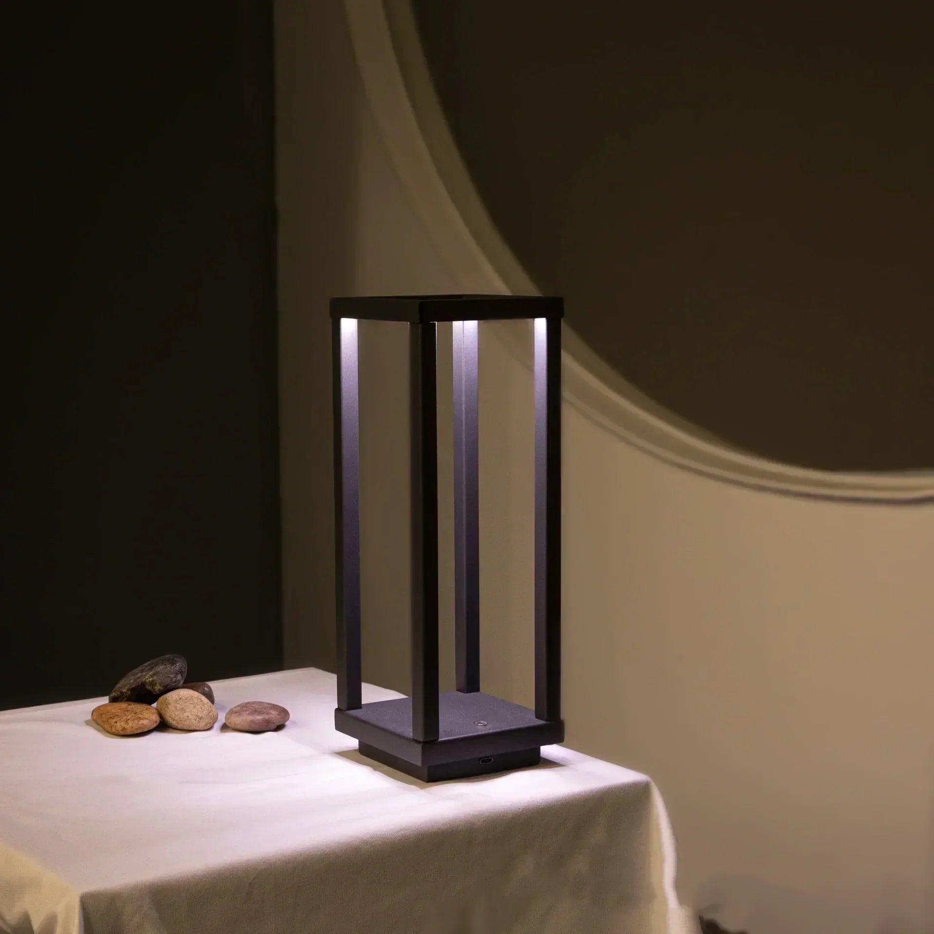 Stylish Cordless Desk Lamp by Noxord - Cofik