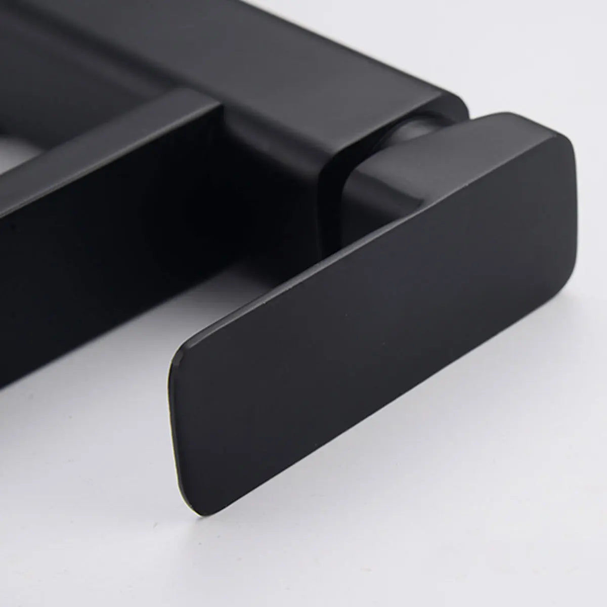 Modern RETHME Basin Faucet - Sleek Water Flow Design