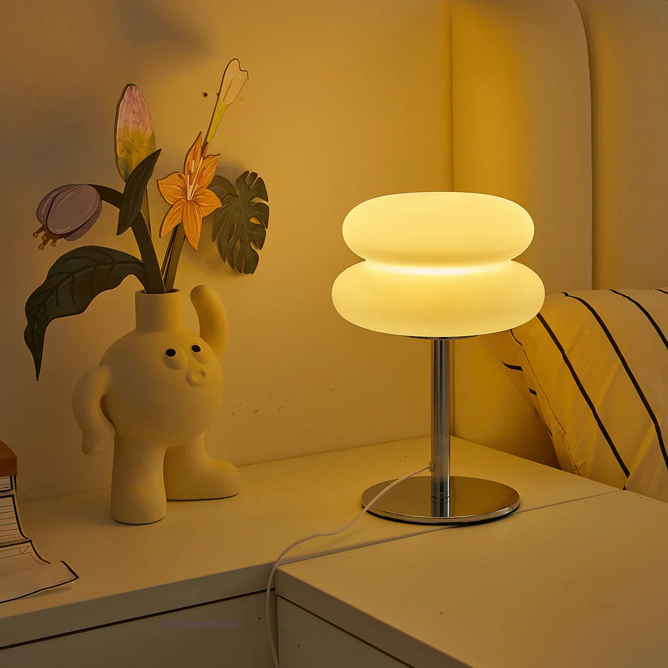 Simple Modern Dimmable Table Lamp