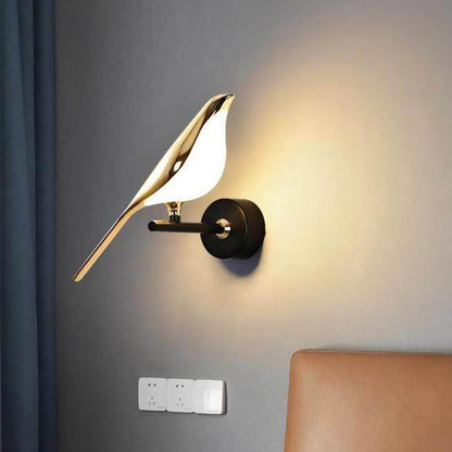 Simple Wood Bird Table Lamp