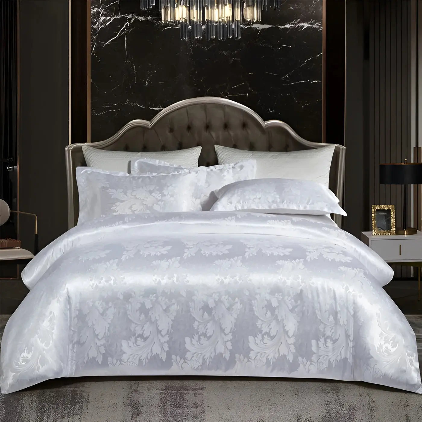 Elegant Soft Jacquard Bedding Set for Master Bedroom