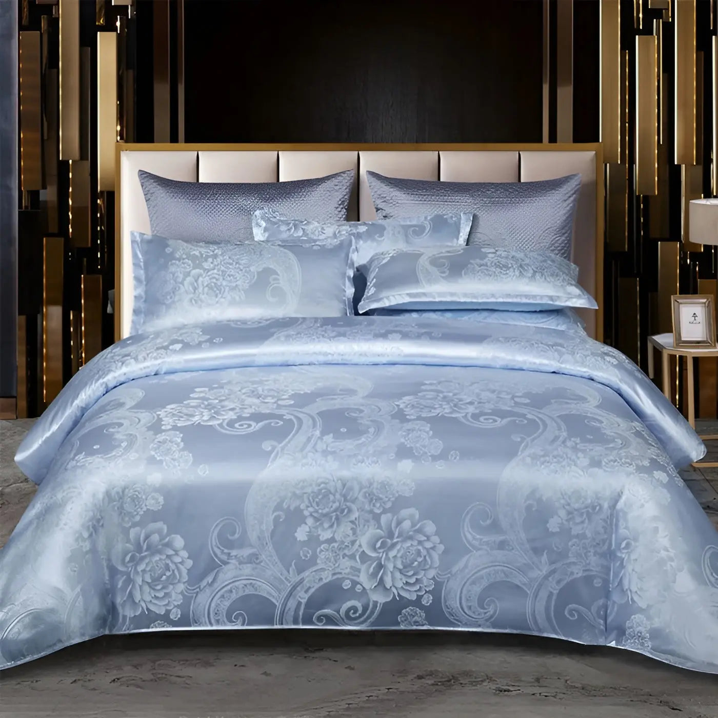 Elegant Soft Jacquard Bedding Set for Master Bedroom