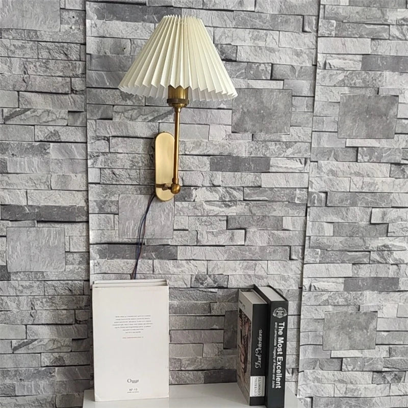 Stylish Adjustable Wall Light – LED Foldable Lampshade