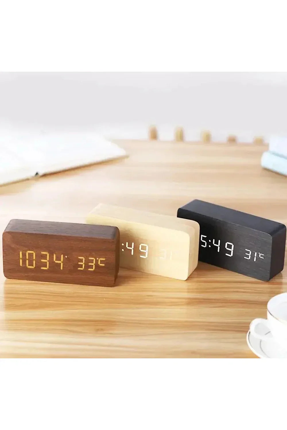 Compact LED Clock with Multiple Display Modes
